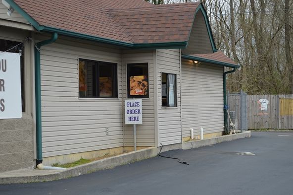 The Lunch Box: 268 Colyar Street, Tracy City, TN 37387